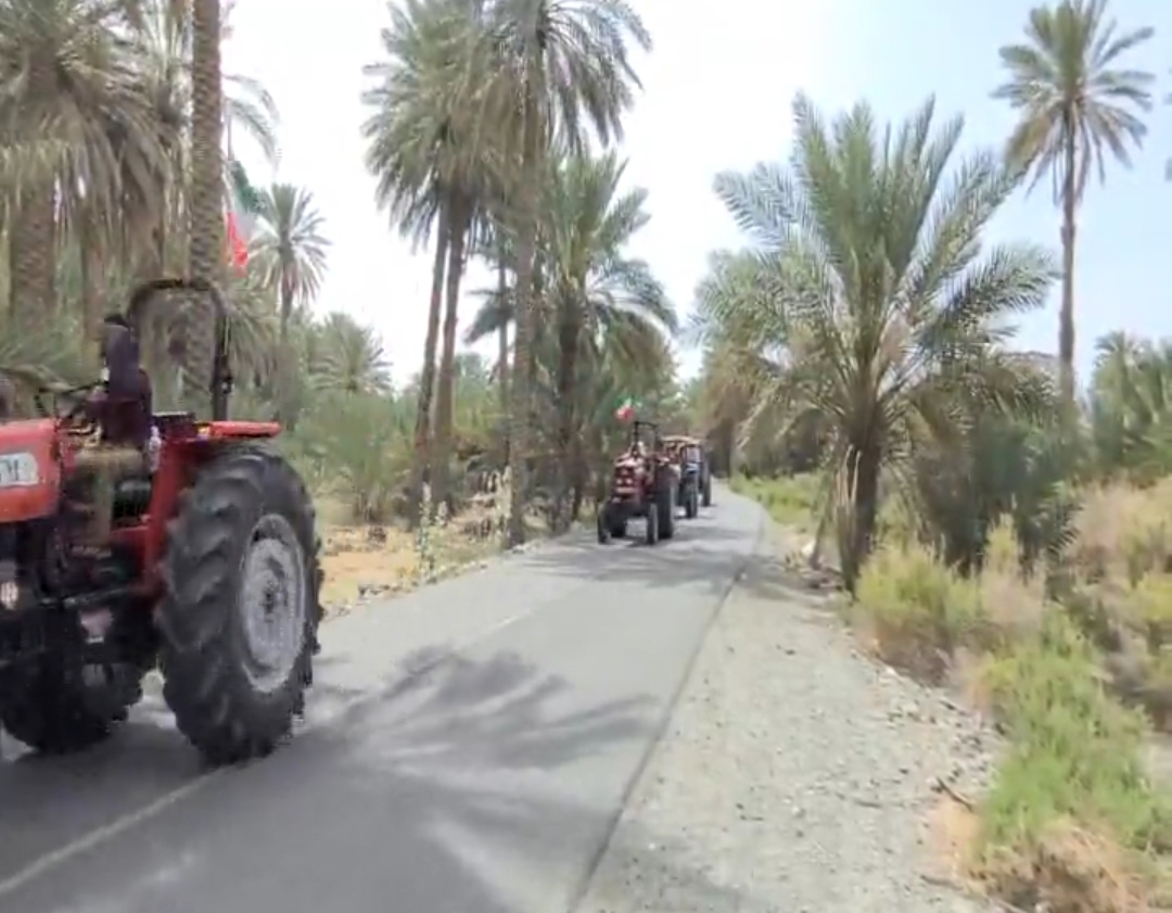 رژه تراکتورها در روزجهانی قدس در بخش چاه‌مرید شهرستان کهنوج